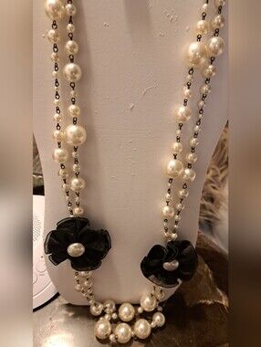 Pearl Bead Necklace with Black Flower Accents